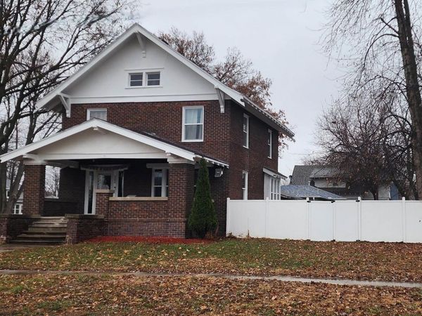 202 S Jackson Avenue, Eagle Grove, IA 50533