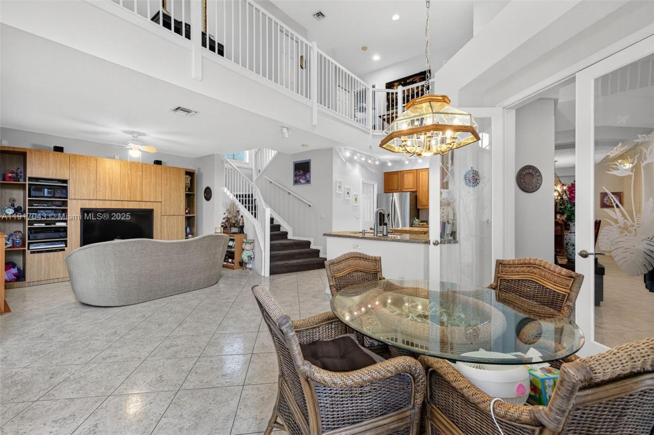 4123 W Lake Estates Dr, Davie, FL 33328 Photo