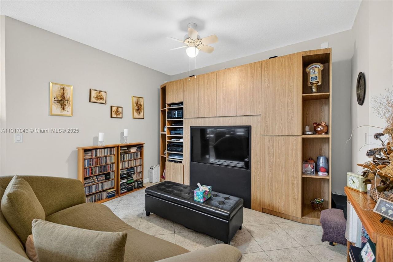 4123 W Lake Estates Dr, Davie, FL 33328 Photo