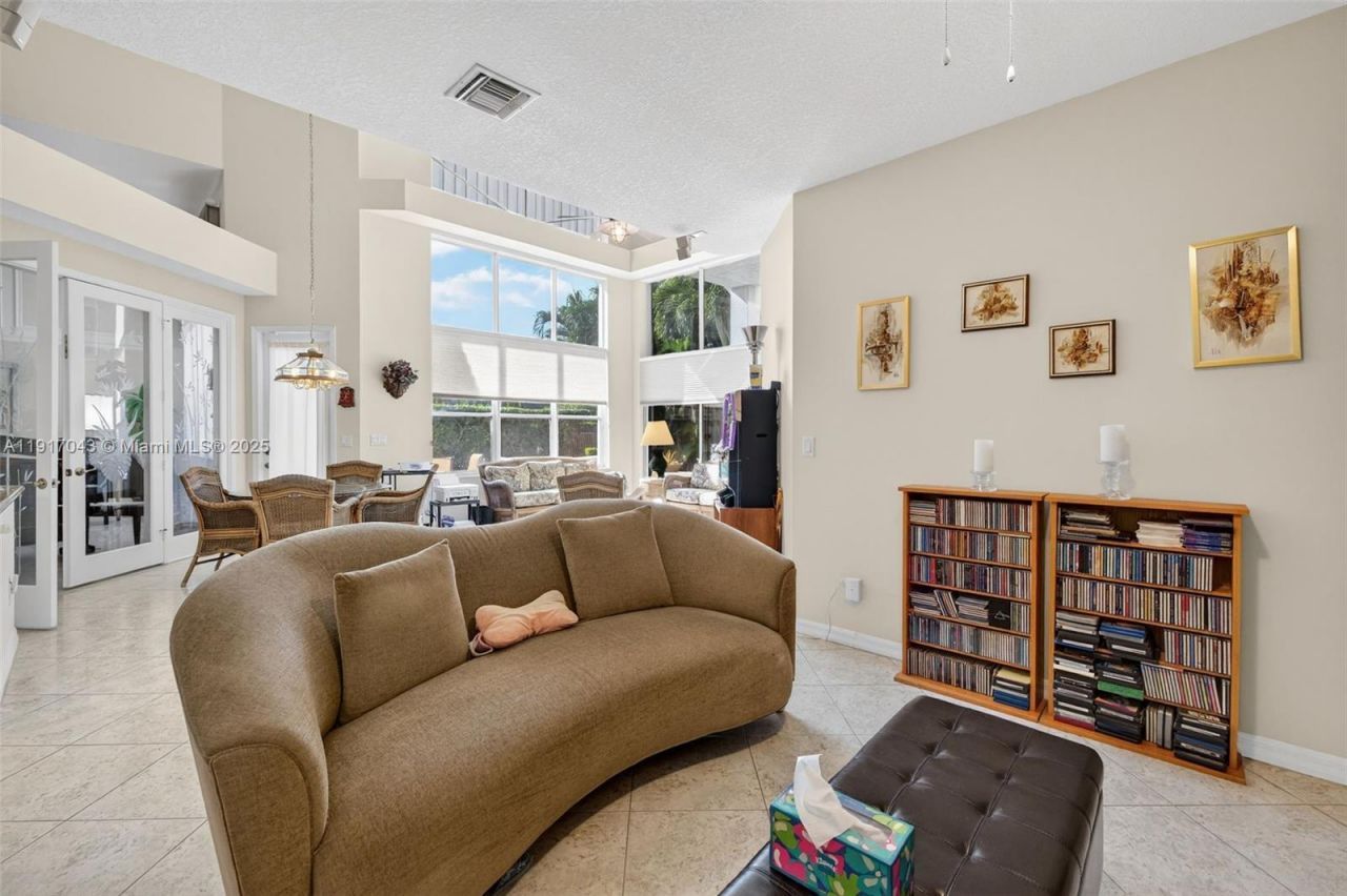 4123 W Lake Estates Dr, Davie, FL 33328 Photo