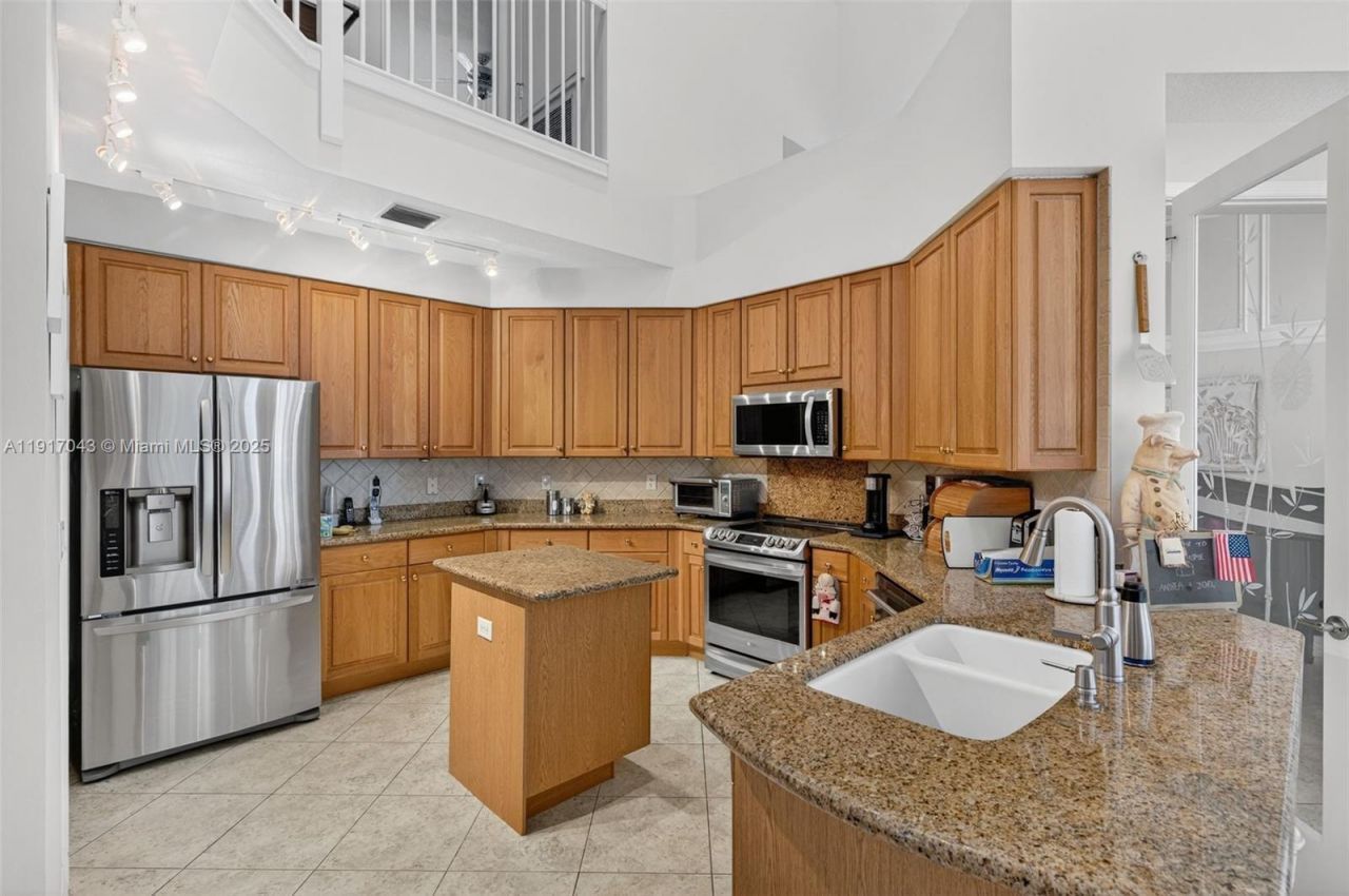 4123 W Lake Estates Dr, Davie, FL 33328 Photo