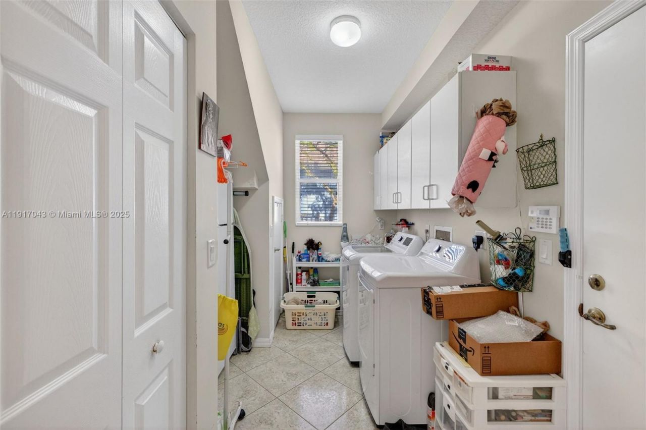 4123 W Lake Estates Dr, Davie, FL 33328 Photo