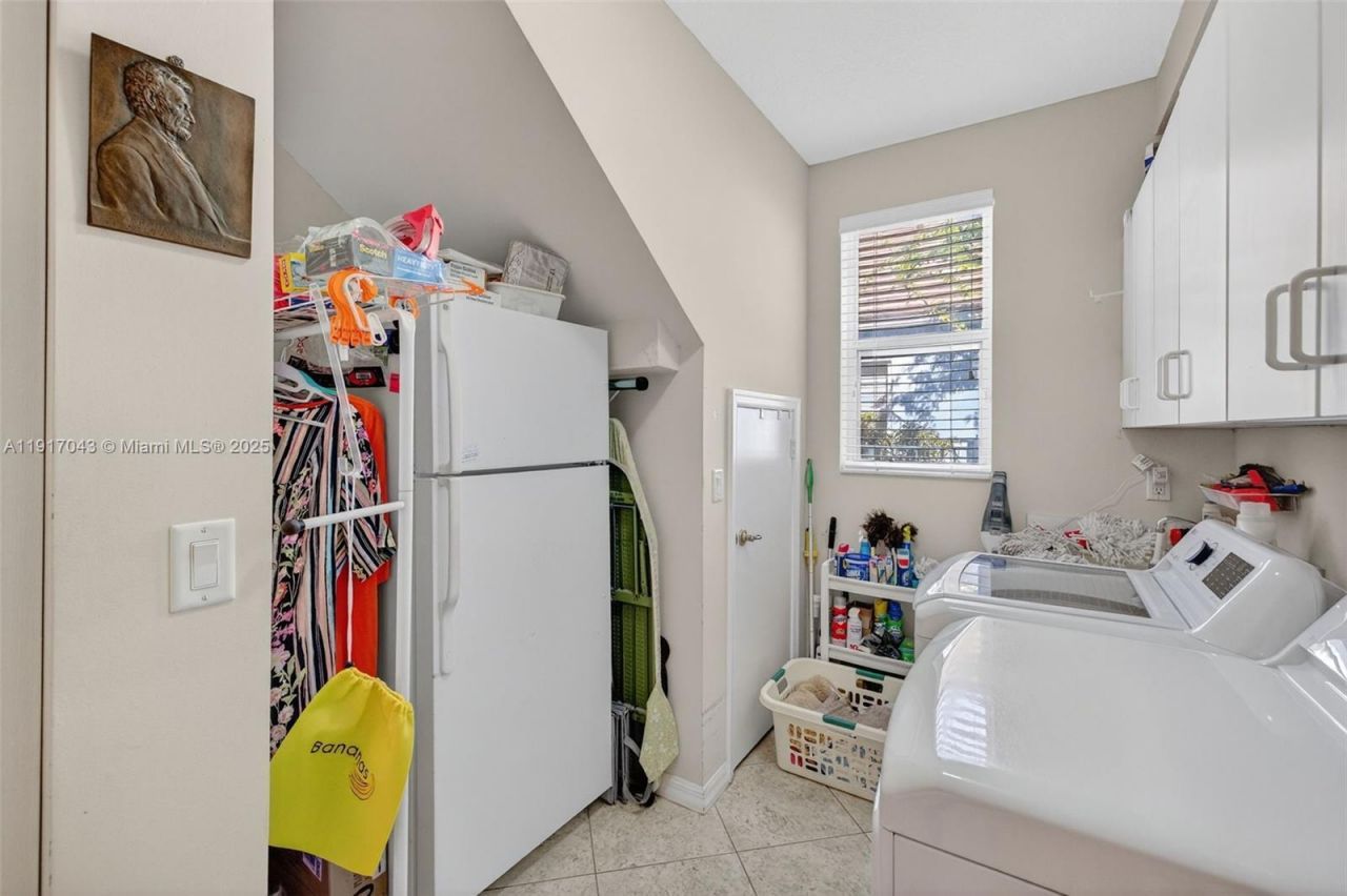 4123 W Lake Estates Dr, Davie, FL 33328 Photo