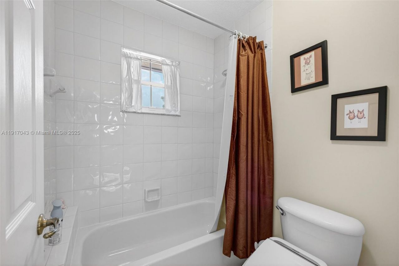 4123 W Lake Estates Dr, Davie, FL 33328 Photo