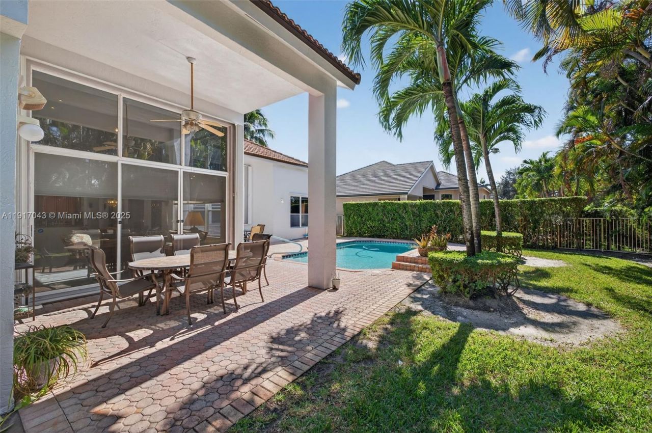 4123 W Lake Estates Dr, Davie, FL 33328 Photo