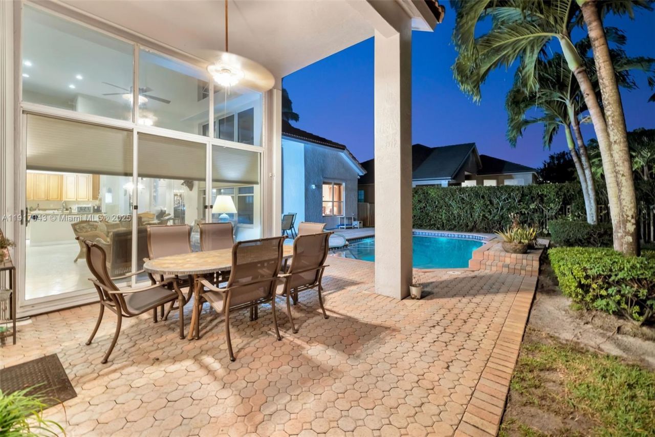 4123 W Lake Estates Dr, Davie, FL 33328 Photo