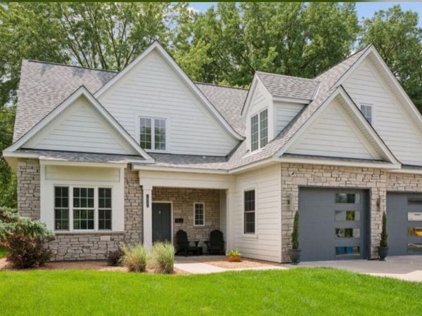 1032 Gardner Street E, Wayzata, MN 55391