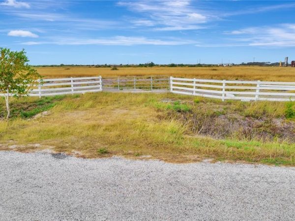 730 County Road 227 , Ganado, TX 77962