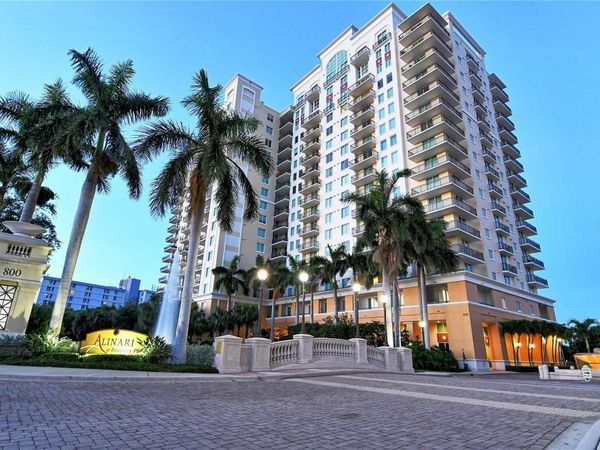 800 N TAMIAMI TRAIL, Unit 211, SARASOTA, FL 34236