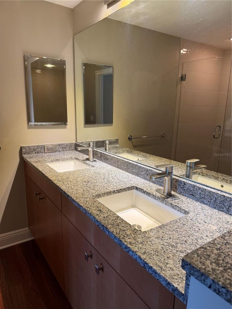 800 N Tamiami Trail, Unit 211, Sarasota, FL 34236 Photo