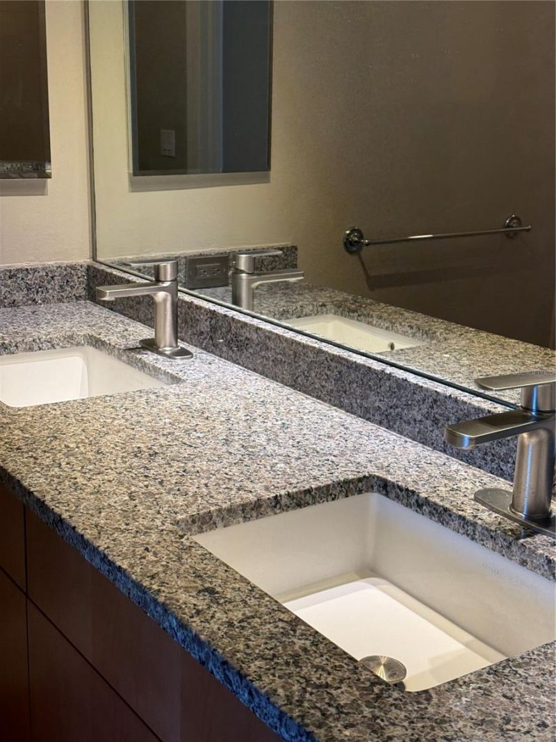 800 N Tamiami Trail, Unit 211, Sarasota, FL 34236 Photo