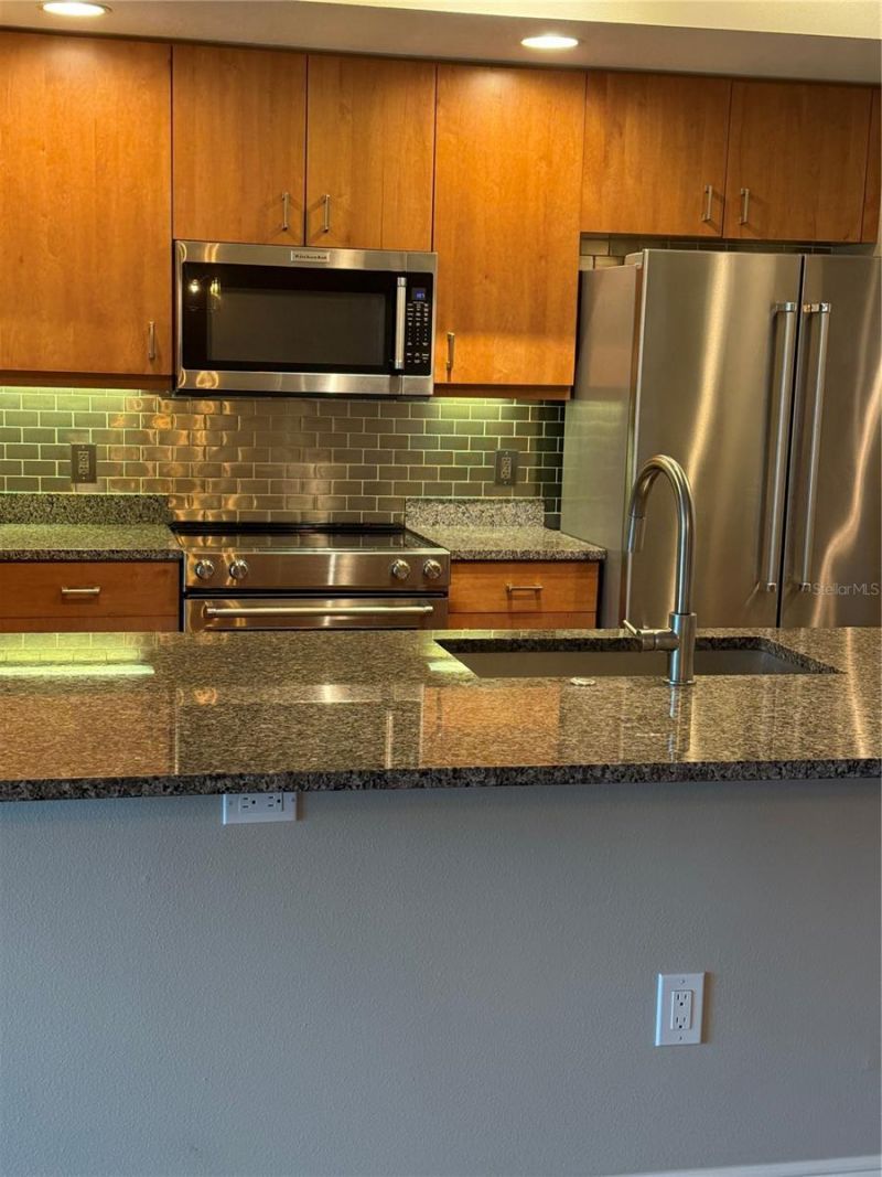 800 N Tamiami Trail, Unit 211, Sarasota, FL 34236 Photo