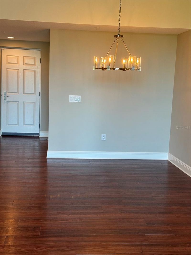 800 N Tamiami Trail, Unit 211, Sarasota, FL 34236 Photo
