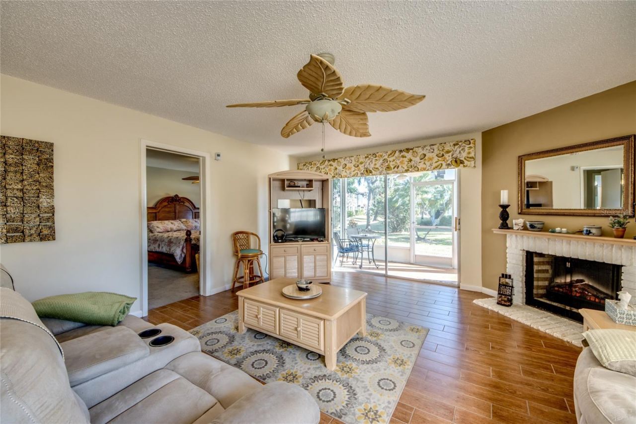 7001 New Post Drive, Unit 4, North Fort Myers, FL 33917 Photo