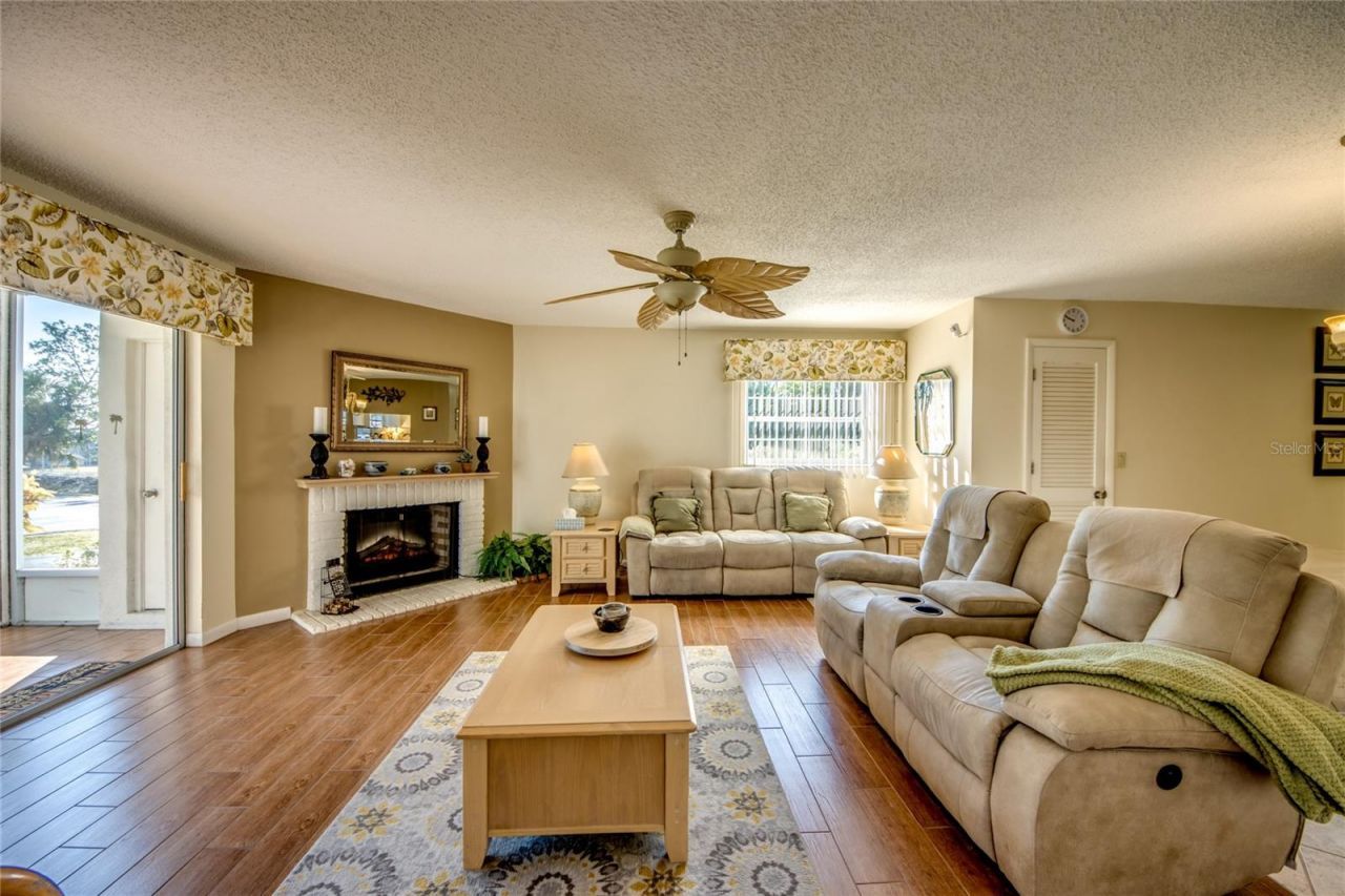 7001 New Post Drive, Unit 4, North Fort Myers, FL 33917 Photo