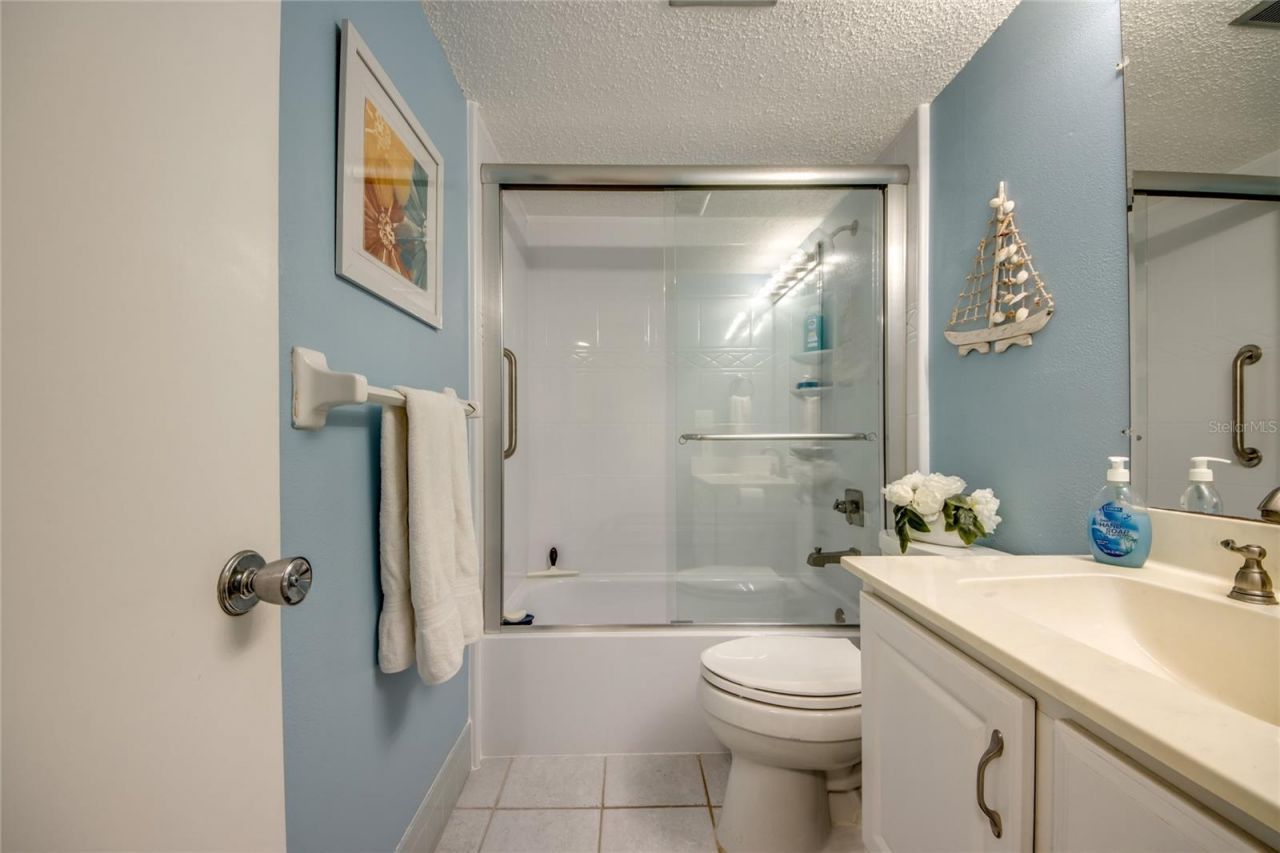 7001 New Post Drive, Unit 4, North Fort Myers, FL 33917 Photo