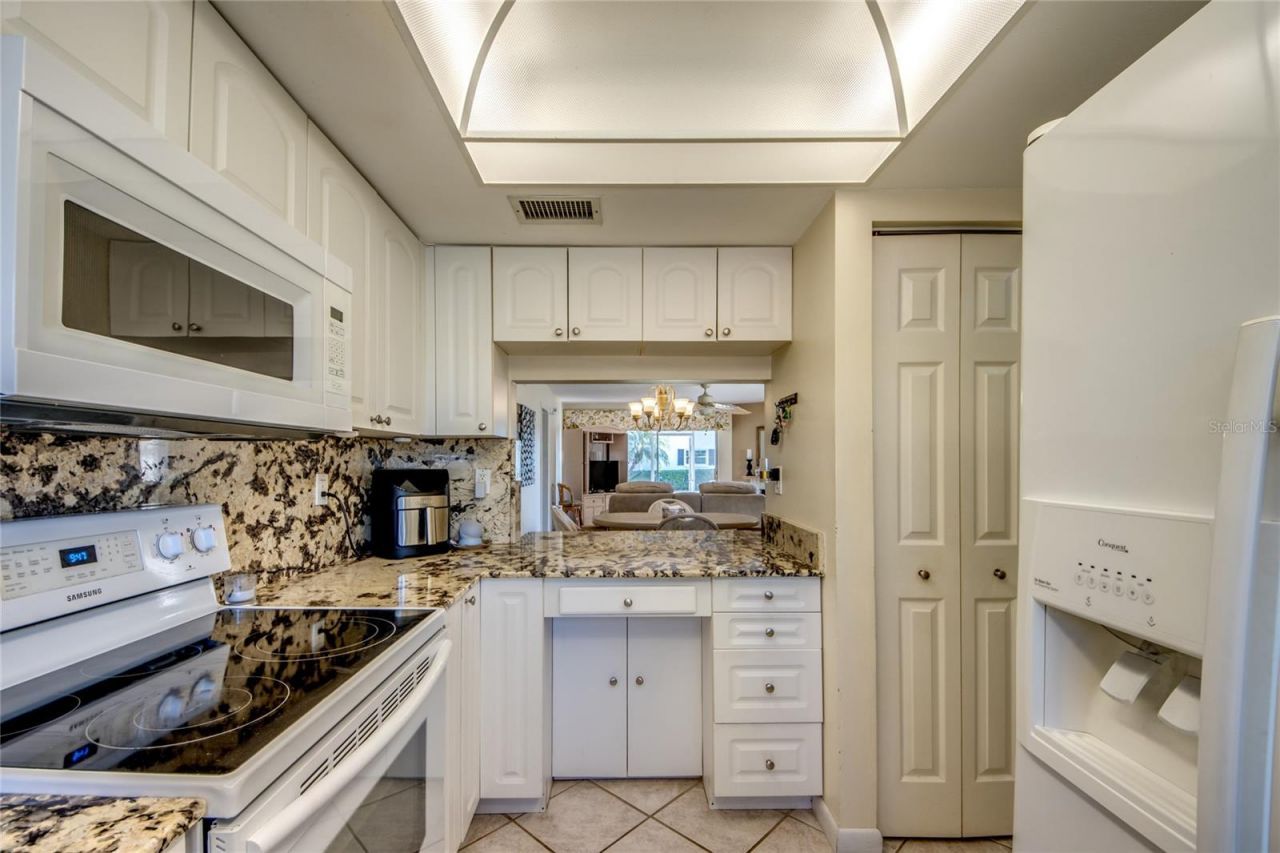 7001 New Post Drive, Unit 4, North Fort Myers, FL 33917 Photo