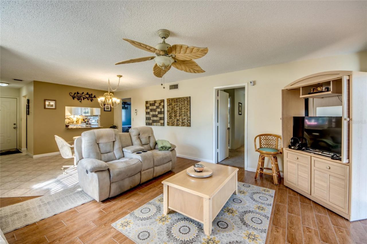 7001 New Post Drive, Unit 4, North Fort Myers, FL 33917 Photo