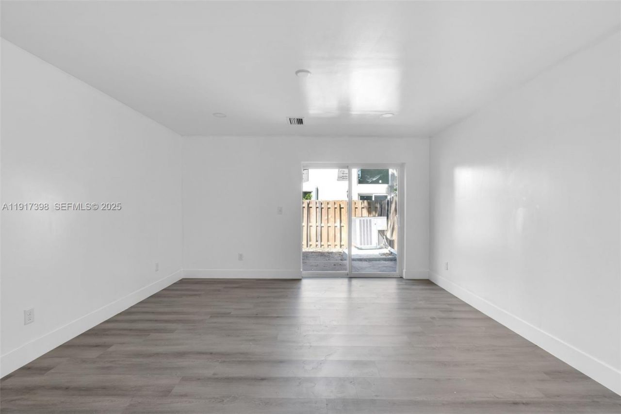 6211 NW 26th Ct, Sunrise, FL 33313 Photo