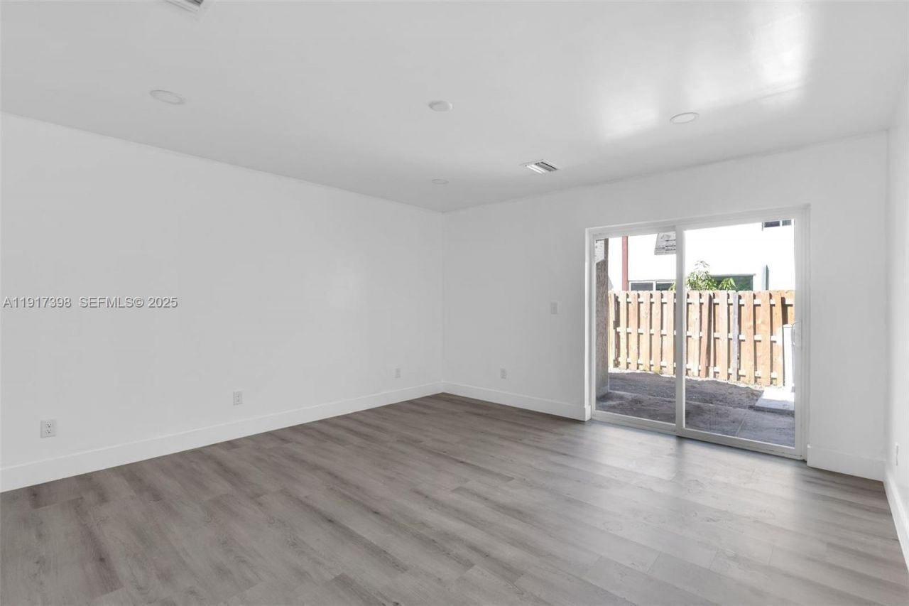 6211 NW 26th Ct, Sunrise, FL 33313 Photo