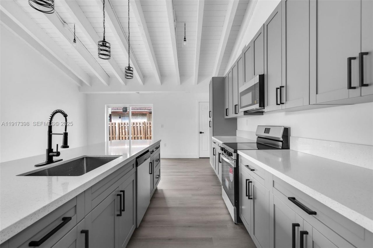 6211 NW 26th Ct, Sunrise, FL 33313 Photo