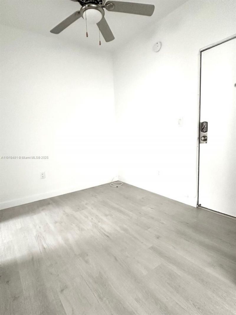 820 Meridian Ave, Unit 203, Miami Beach, FL 33139 Photo