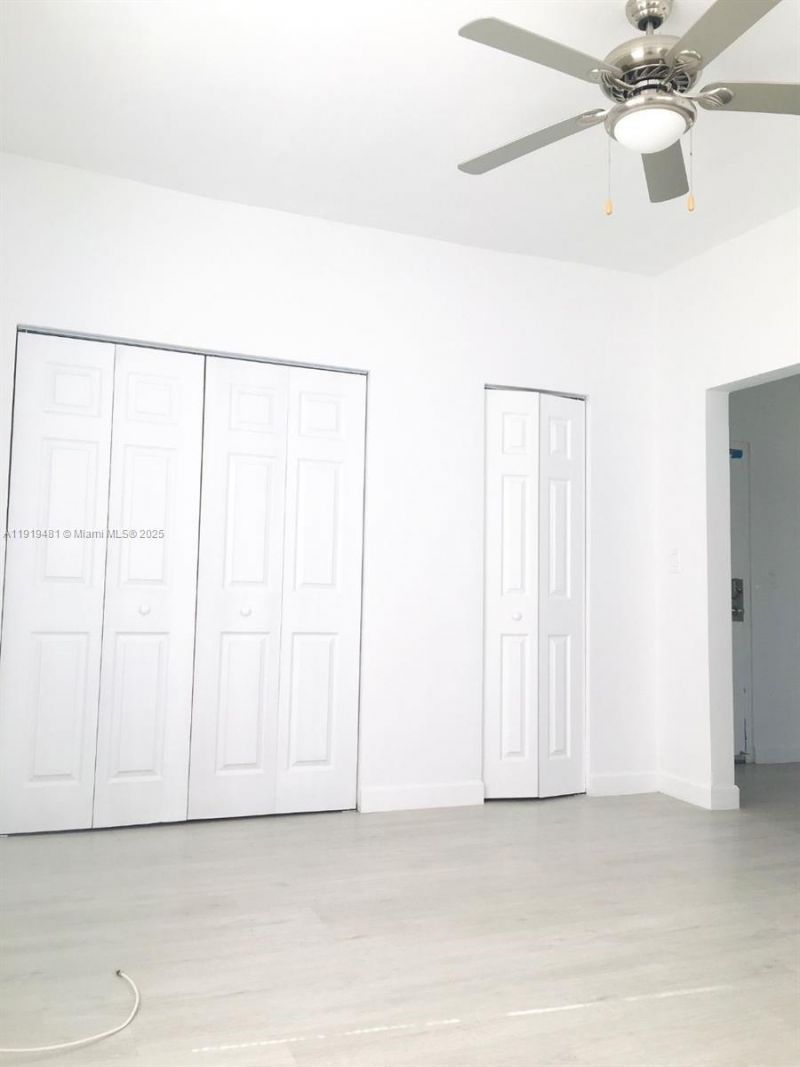 820 Meridian Ave, Unit 203, Miami Beach, FL 33139 Photo