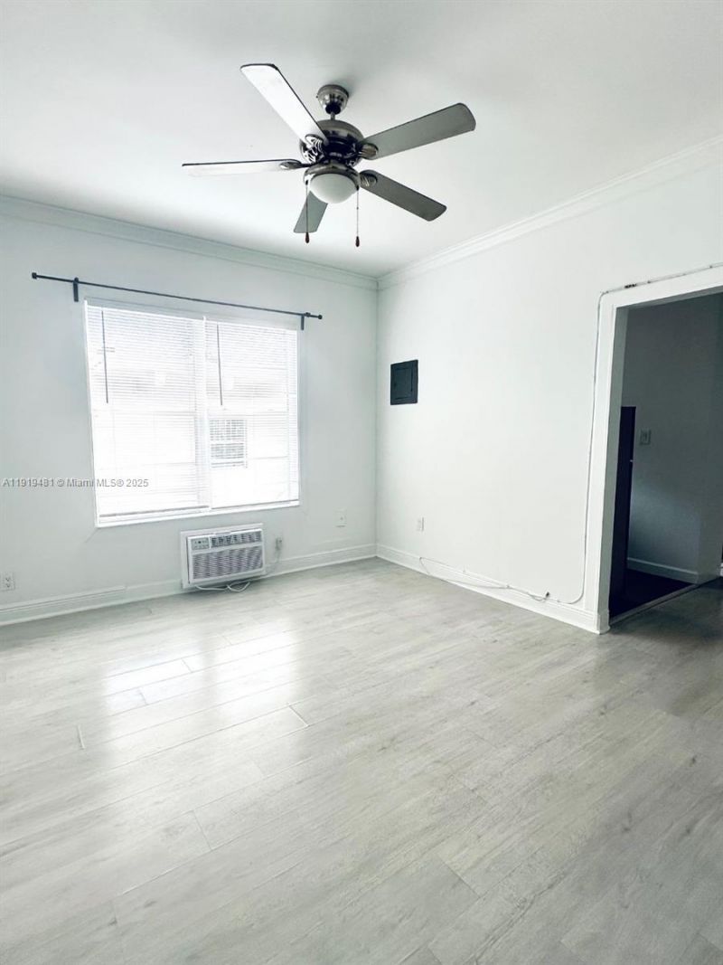 820 Meridian Ave, Unit 203, Miami Beach, FL 33139 Photo