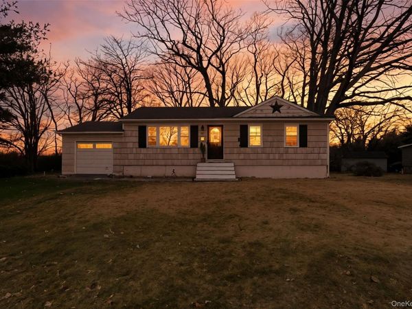 22 Hovenkamp Avenue, Nanuet, NY 10954