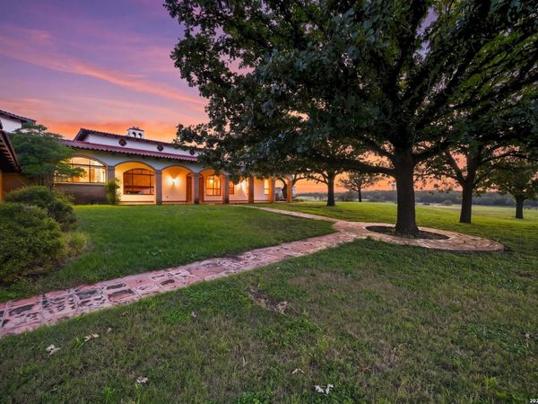 2650 Bandera Hwy E, Kerrville, TX 78028