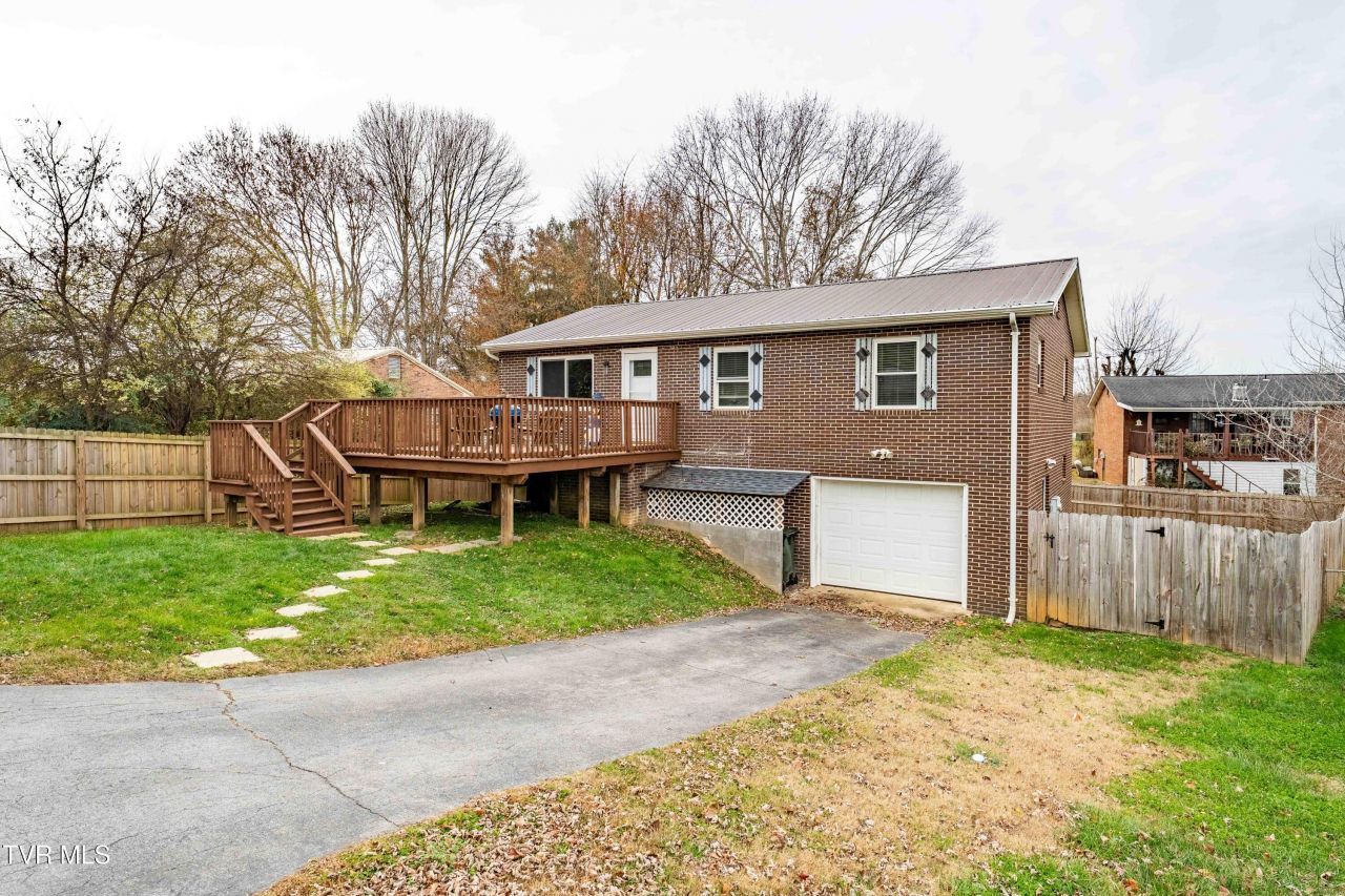 121 Valley Circle, Gray, TN 37615 Main Photo