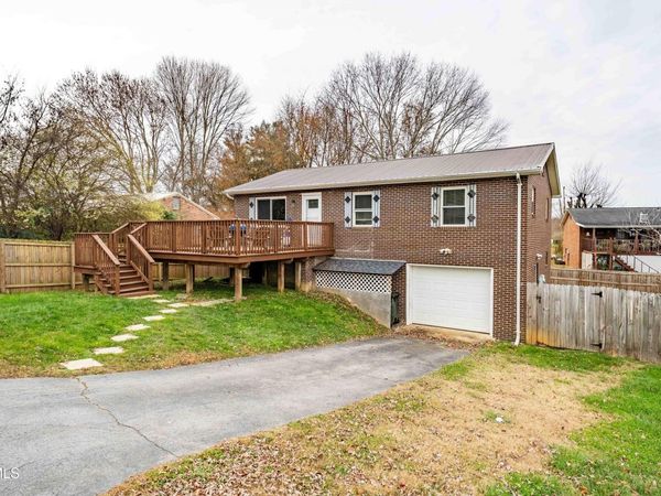 121 Valley Circle, Gray, TN 37615