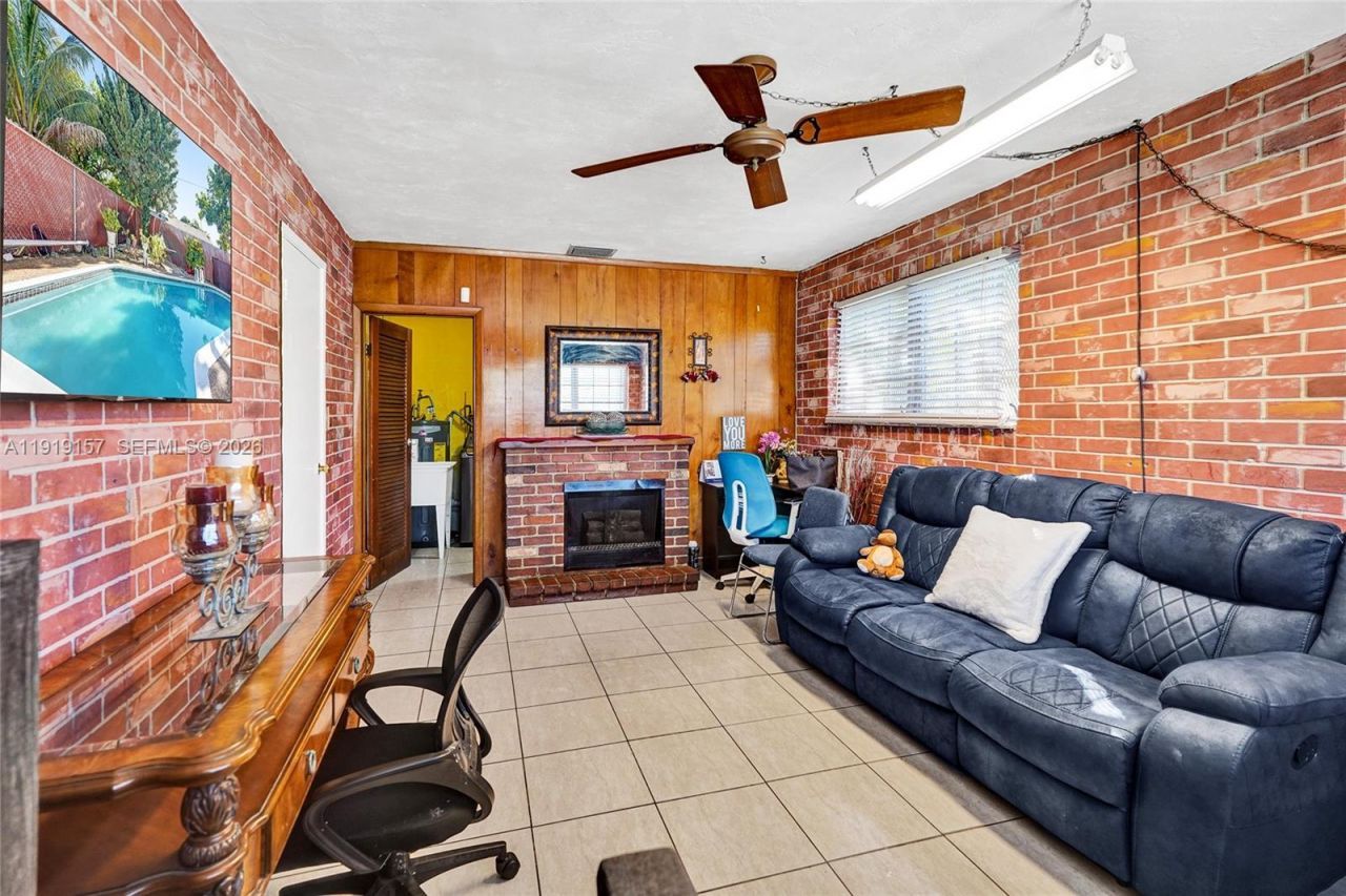 6100 NW 15th St, Sunrise, FL 33313 Photo