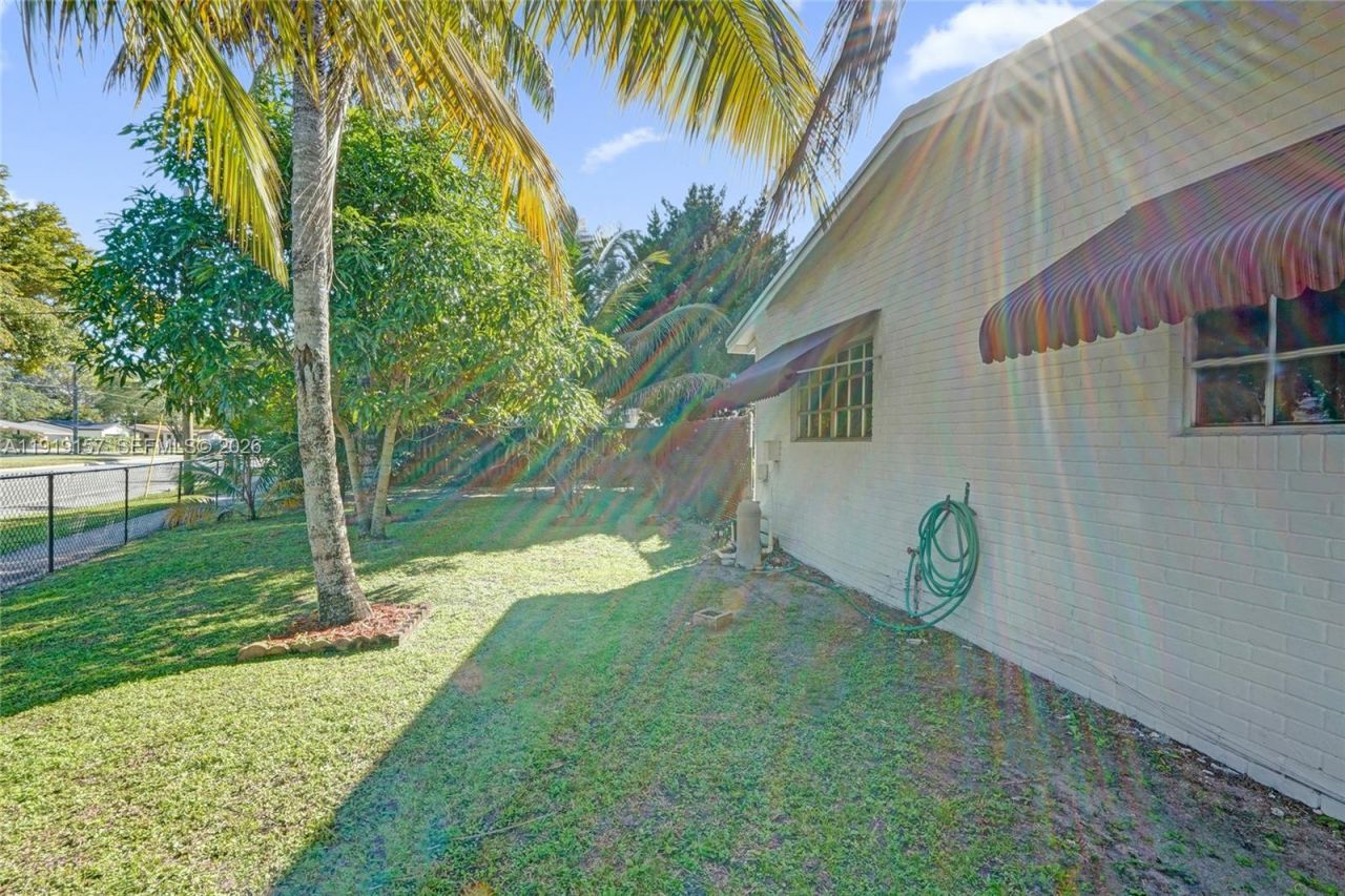 6100 NW 15th St, Sunrise, FL 33313 Photo