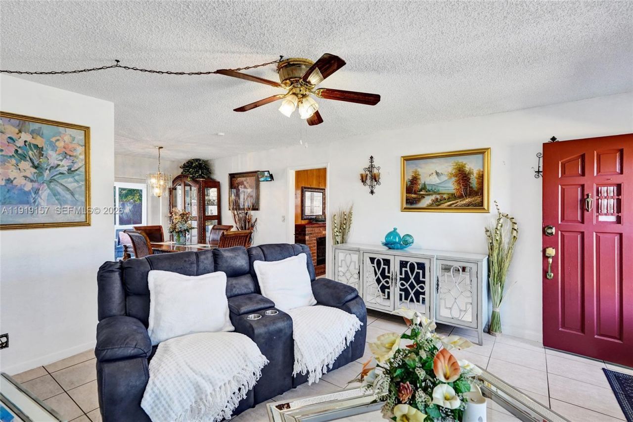 6100 NW 15th St, Sunrise, FL 33313 Photo