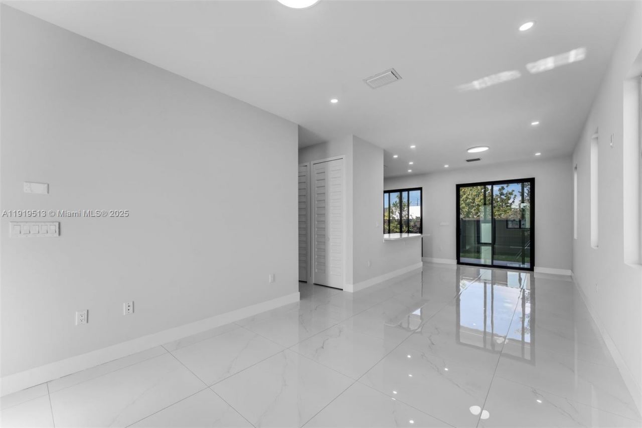 12395 SW 220 St, Miami, FL 33170 Photo