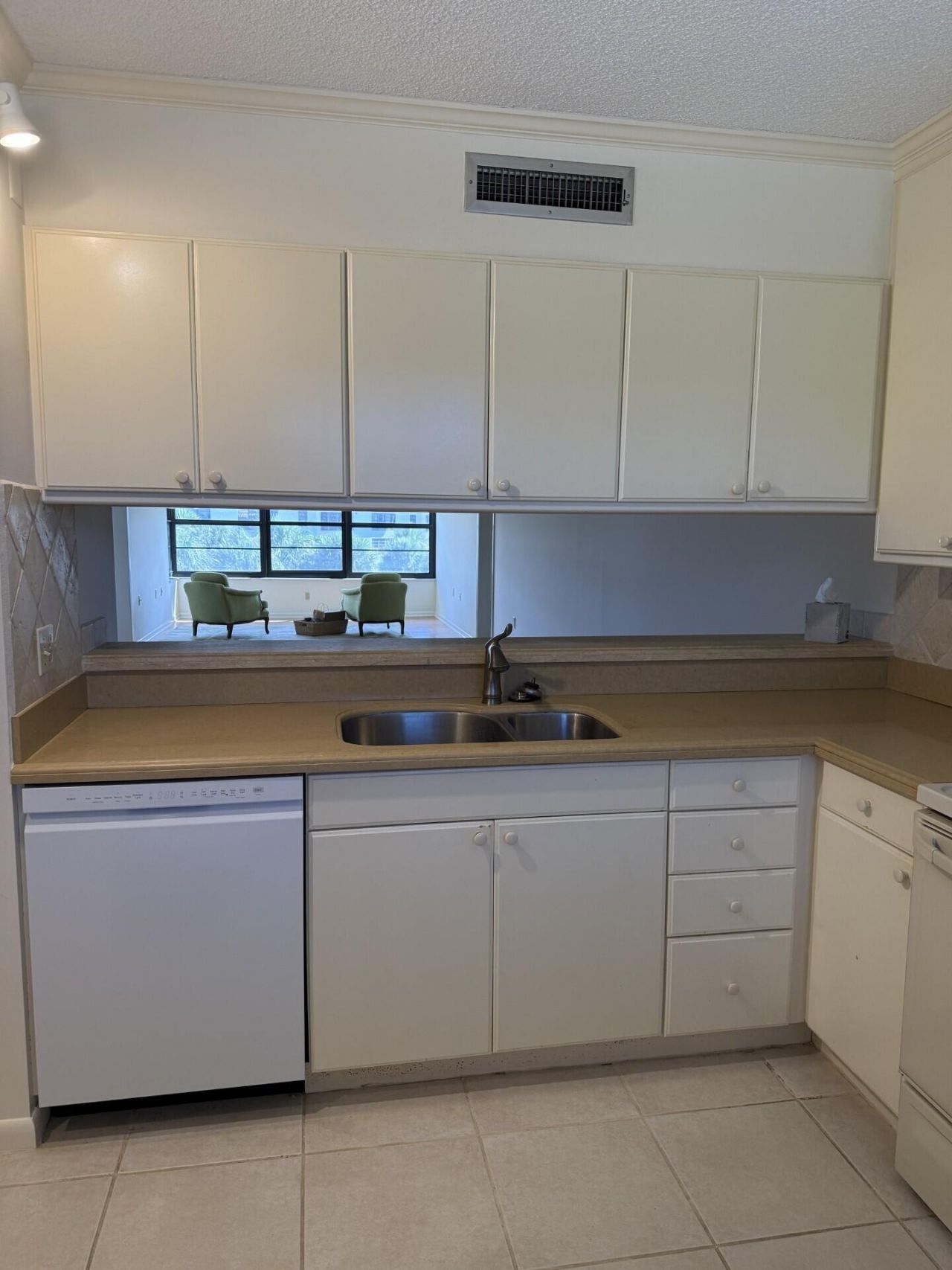 3710 Whitehall Drive, Unit 401, West Palm Beach, FL 33401 Photo