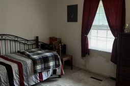 413 Richards Street photo 4