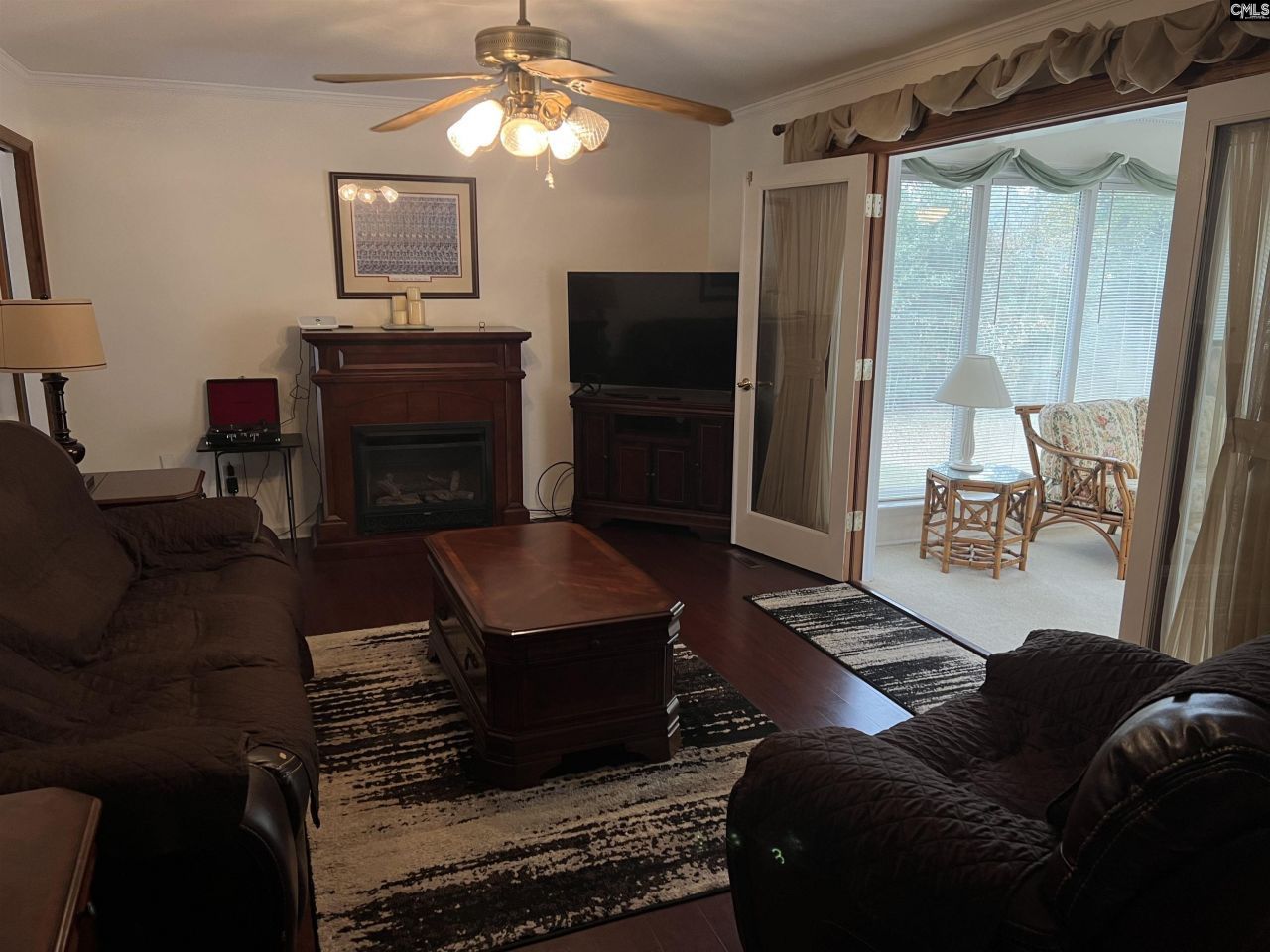 413 Richards Street Photo 6