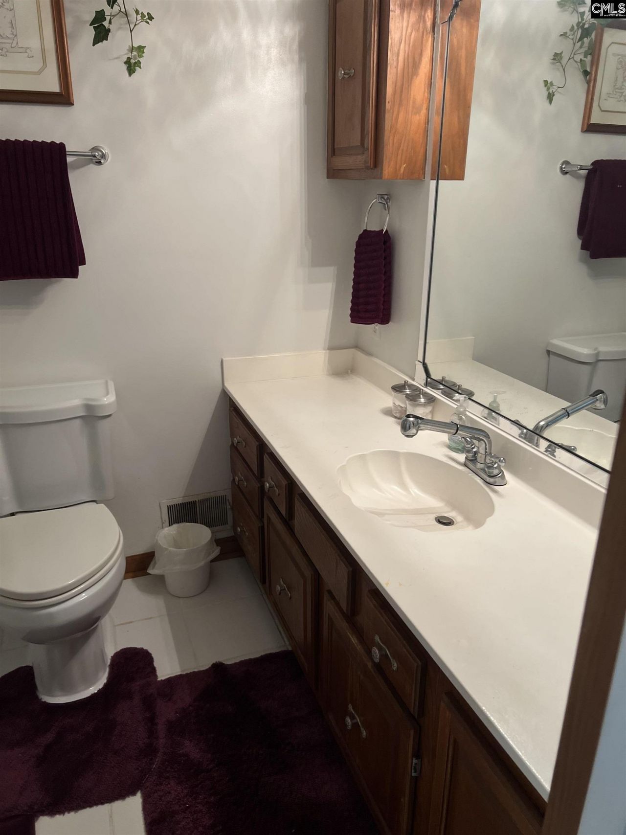 413 Richards Street Photo 7