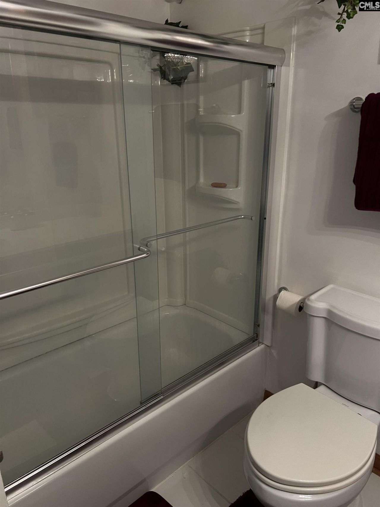 413 Richards Street Photo 8