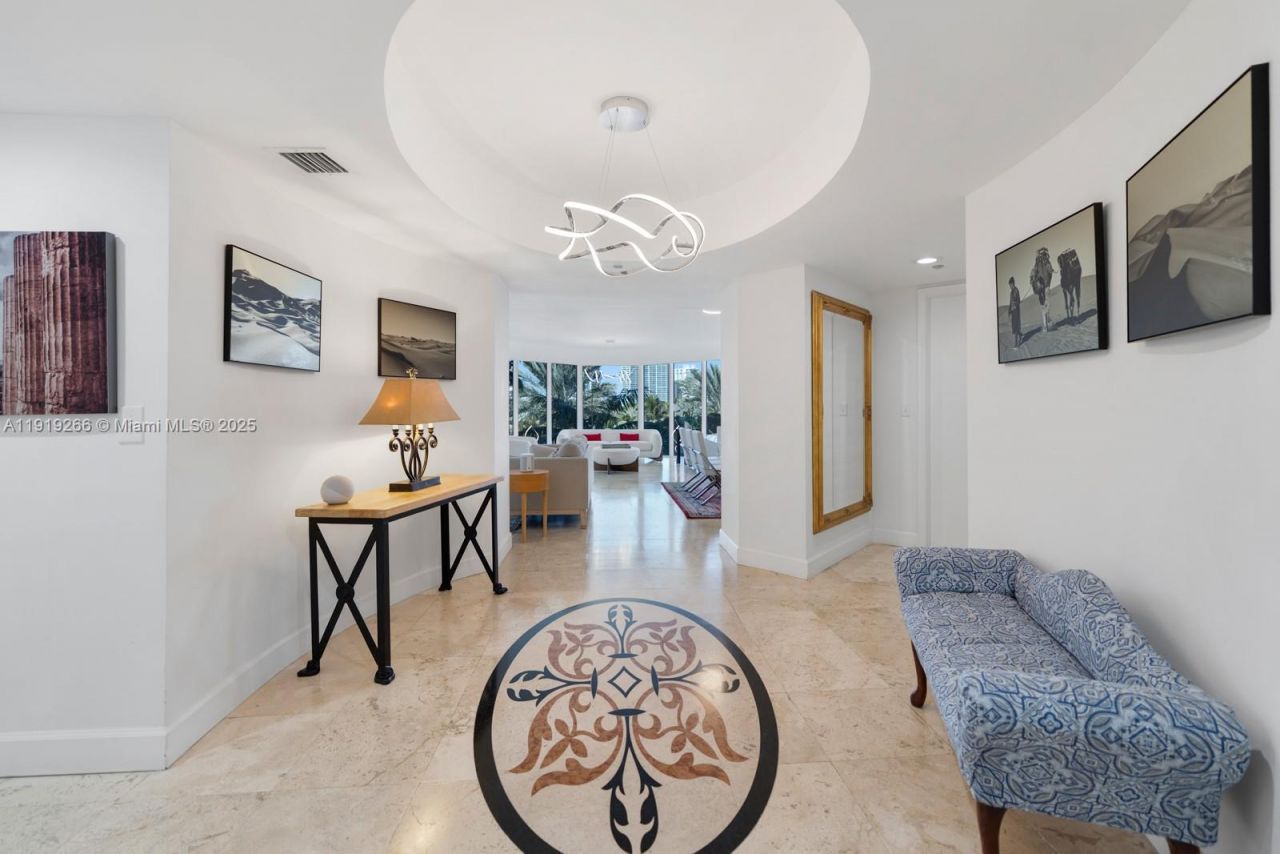 19333 Collins Ave, Unit 504, Sunny Isles Beach, FL 33160 Photo