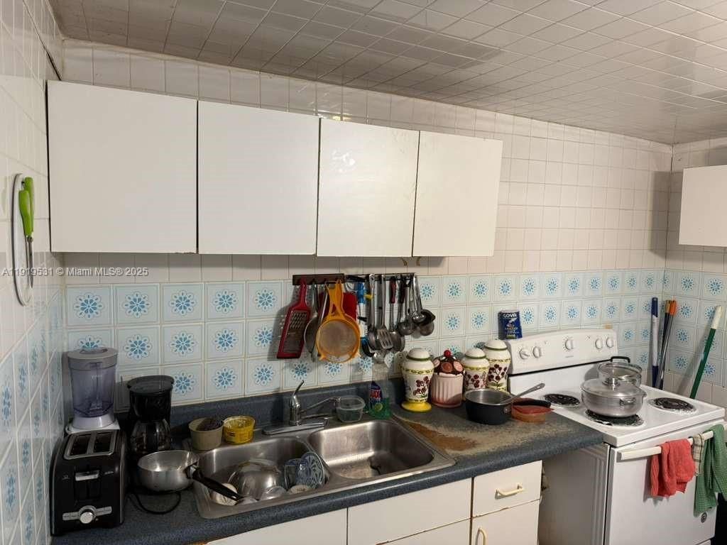 390 NE 30th St, Pompano Beach, FL 33064 Photo