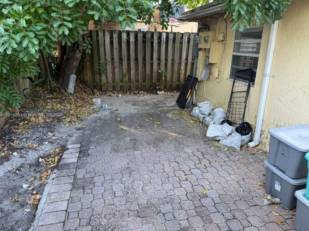 390 NE 30th St, Pompano Beach, FL 33064 Photo