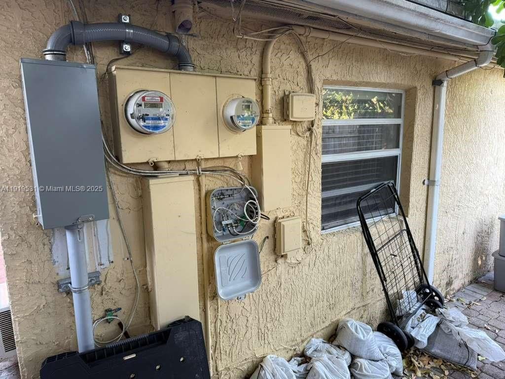 390 NE 30th St, Pompano Beach, FL 33064 Photo