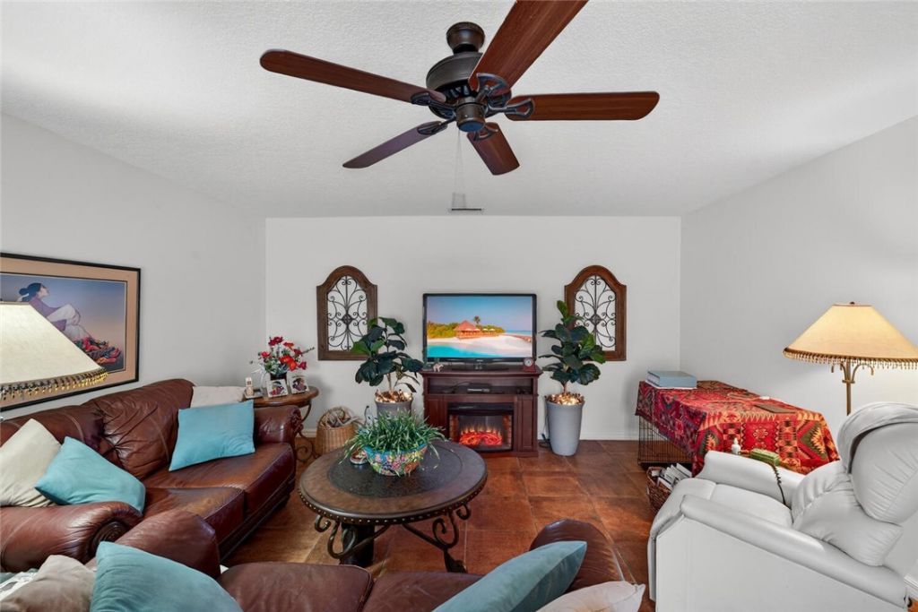 2406 1st Place, Vero Beach, FL 32962 Photo