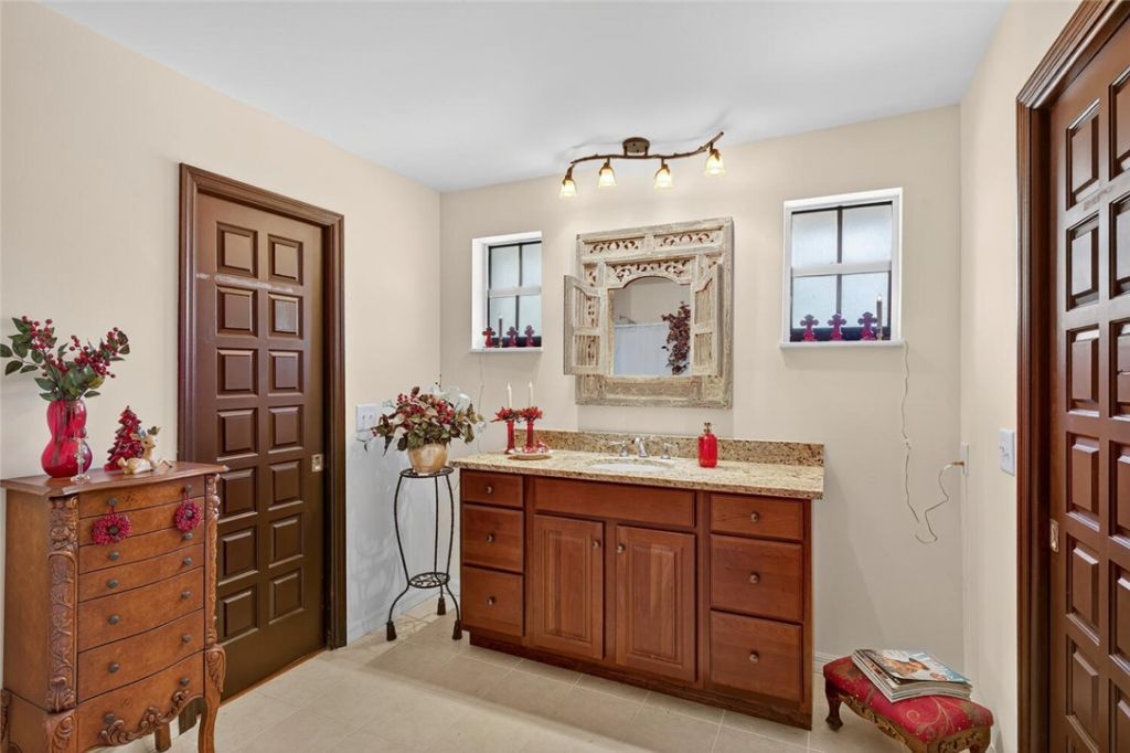 2406 1st Place, Vero Beach, FL 32962 Photo