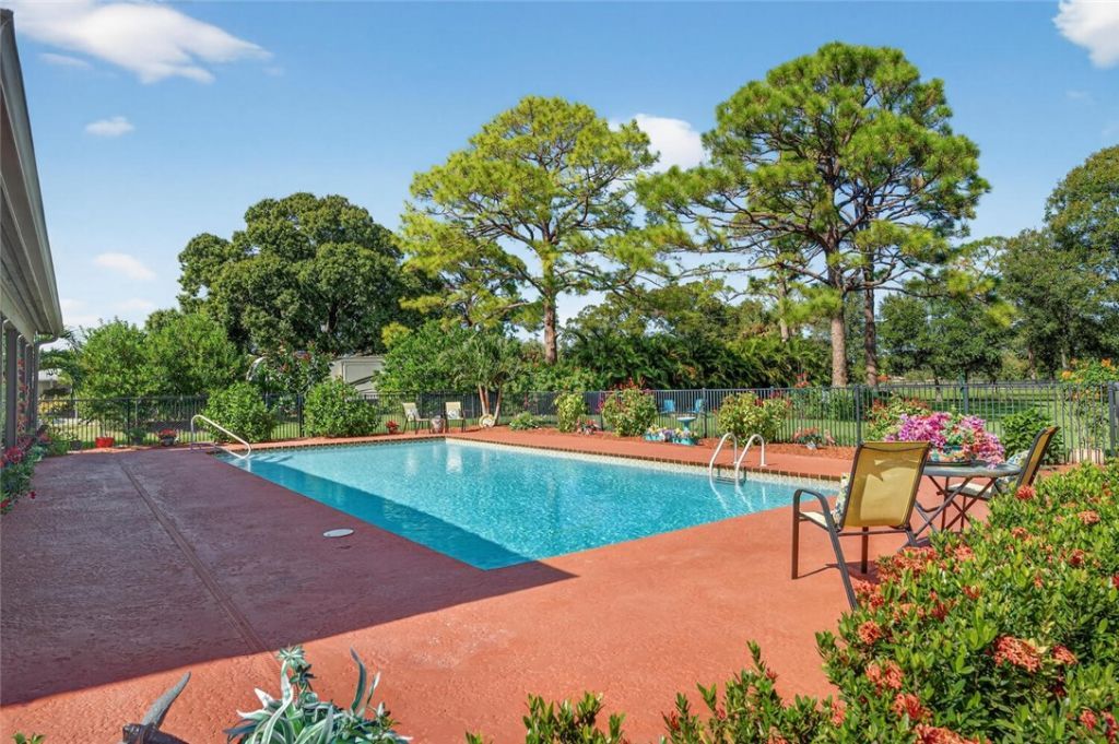 2406 1st Place, Vero Beach, FL 32962 Photo