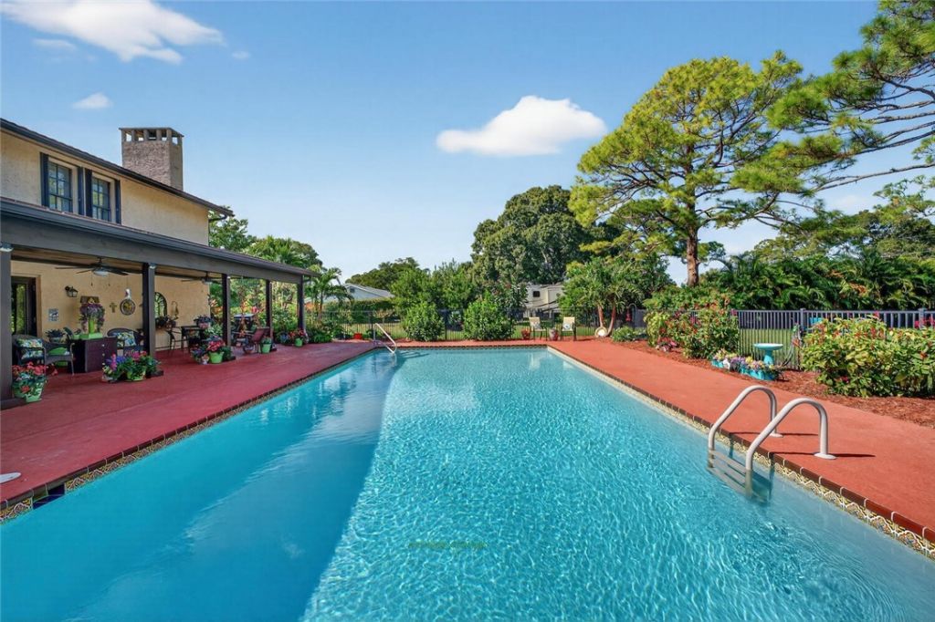 2406 1st Place, Vero Beach, FL 32962 Photo