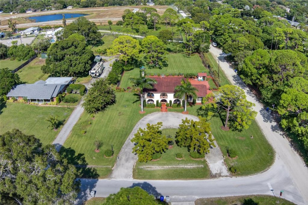 2406 1st Place, Vero Beach, FL 32962 Photo